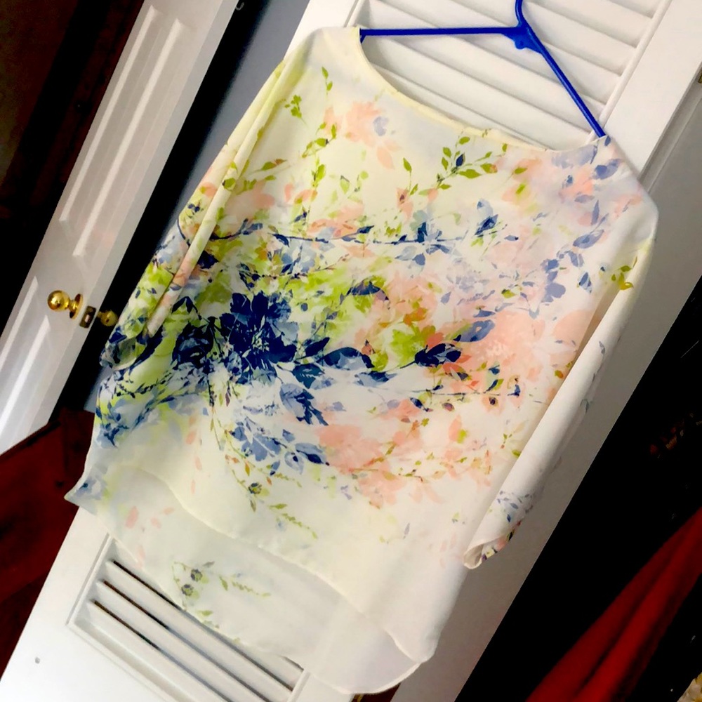 Rose & Olive Flowy Spring Top - Sz M